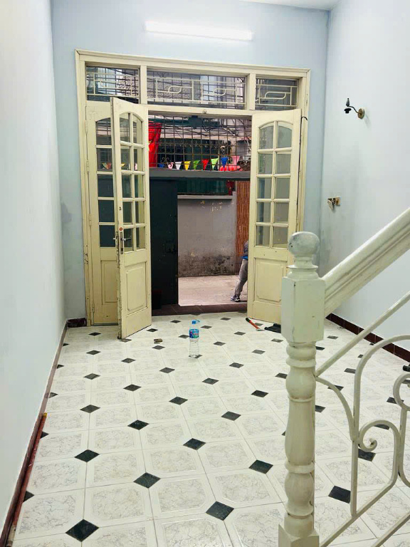 Cho thuê nhà ngõ Bùi Ngọc Dương, 45 x 3 tầng, 3 ngủ, 10 Triệu ở hộ gia đình - Ảnh 1